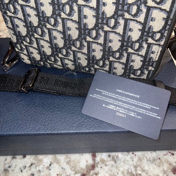 Dior Pouch with Strap - Picture 4 of 8